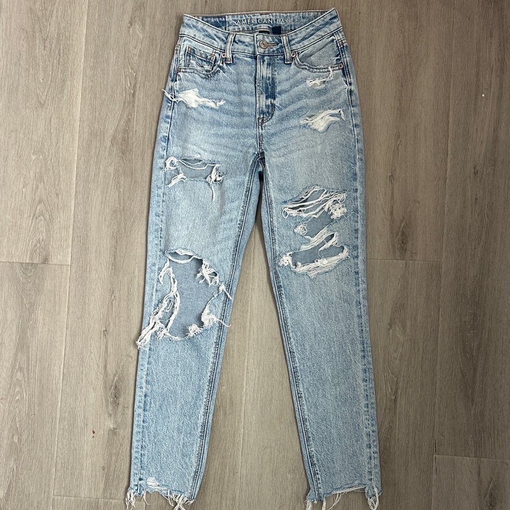 AMERICAN EAGLE Distressed Light Blue Jeans size 000 short
